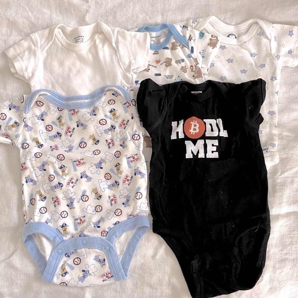 One piece baby infants lot of 5 Sz newborn.   H-12